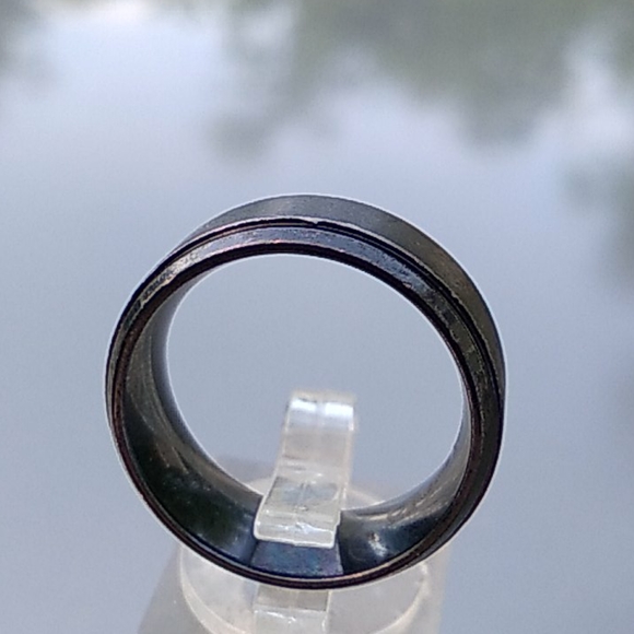 Mens Forge wedding band - Picture 3 of 6